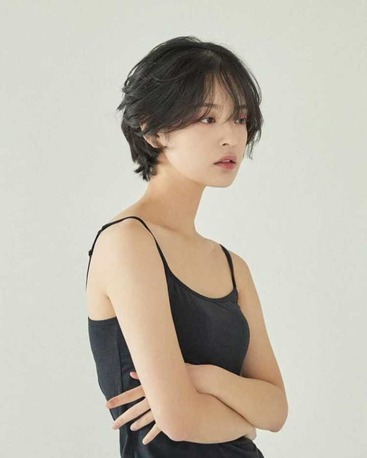 Tomboy là gì? Khám phá phong cách tomboy cool ngầu, cá tính 8 Giao tiếp và kết thân