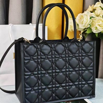 Túi Dior Bag Book Tote màu đen khóa vàng Hàng Hiệu CD1002 12 dior bag book tote mau den khoa vang (2)