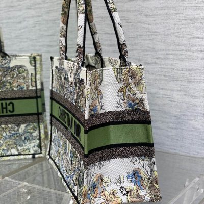 Túi Christian Dior Book Tote Rep 1:1 màu xanh lá trắng họa tiết CD1006 15 tui christian dior book tote rep 1 1 mau xanh la (5)