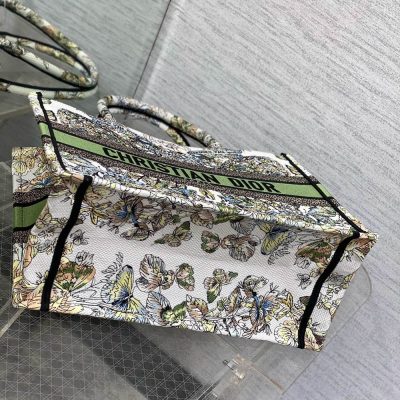 Túi Christian Dior Book Tote Rep 1:1 màu xanh lá trắng họa tiết CD1006 16 tui christian dior book tote rep 1 1 mau xanh la (6)
