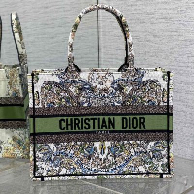 Túi Christian Dior Book Tote Rep 1:1 màu xanh lá trắng họa tiết CD1006 19 tui christian dior book tote rep 1 1 mau xanh la (9)