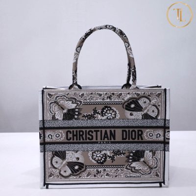 tui christian dior sieu cap 1 1 book tote (1)