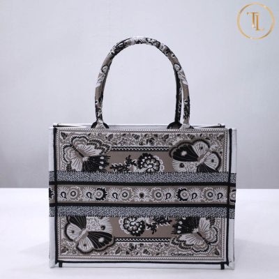 Túi Christian Dior siêu cấp 1:1 Book Tote họa tiết chữ đen CD008 12 tui christian dior sieu cap 1 1 book tote (2)