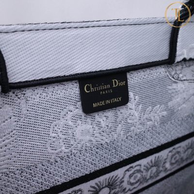 Túi Christian Dior siêu cấp 1:1 Book Tote ghi xám chữ đen CD009 12 tui christian dior sieu cap 1 1 book tote hoa tiet (2)