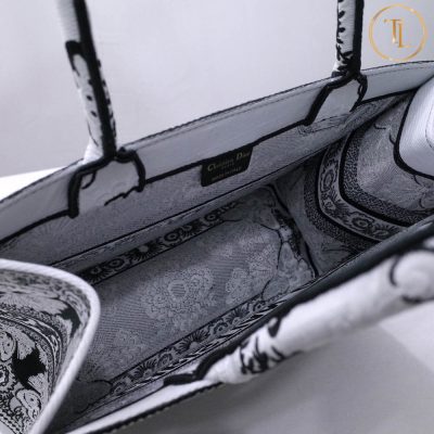 Túi Christian Dior siêu cấp 1:1 Book Tote ghi xám chữ đen CD009 13 tui christian dior sieu cap 1 1 book tote hoa tiet (3)