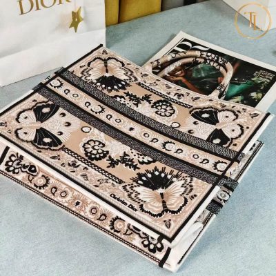 tui dior lady like auth book tote hang hieu hoa tiet den (4)