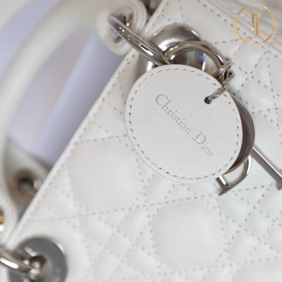 tui xach christian dior lady mau trang (3)