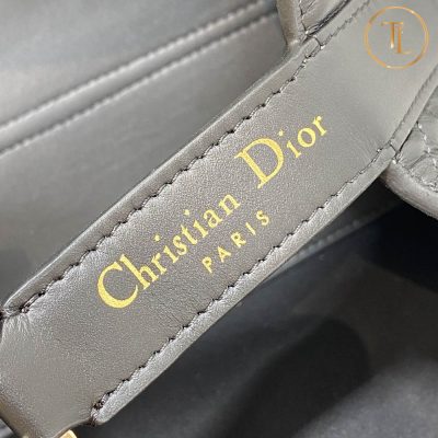 tui xach dior mau den hang hieu can chinh hang (4)