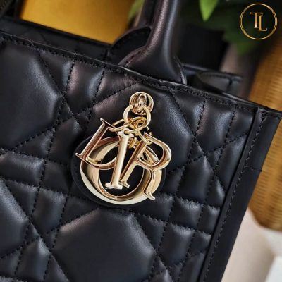 Túi xách nữ hàng hiệu Dior màu đen Rep 1:1 Book Tote giá tốt DR008 13 tui xach nu hang hieu dior mau den rep 1 1 (3)