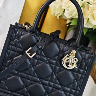 Túi xách nữ hàng hiệu Dior màu đen Rep 1:1 Book Tote giá tốt DR008 15 tui xach nu hang hieu dior mau den rep 1 1 (5)