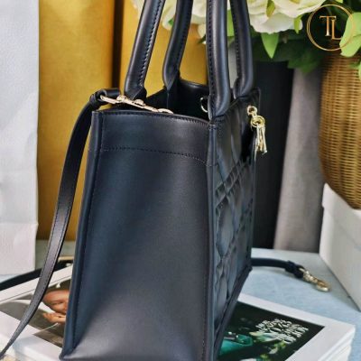 Túi xách nữ hàng hiệu Dior màu đen Rep 1:1 Book Tote giá tốt DR008 16 tui xach nu hang hieu dior mau den rep 1 1 (6)