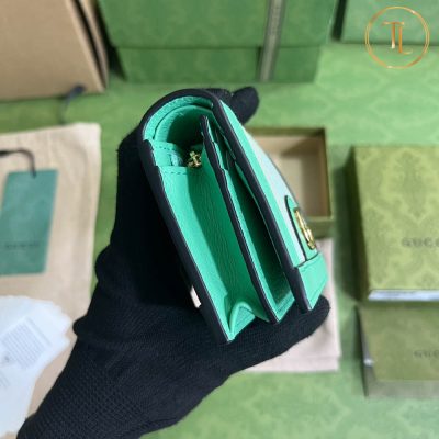 vi nu hang hieu gucci mau xanh la (3)