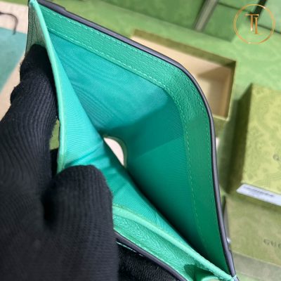 vi nu hang hieu gucci mau xanh la (8)