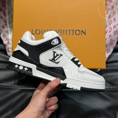 giay lv nam rep 1 1 trainer sneaker trang den (5)
