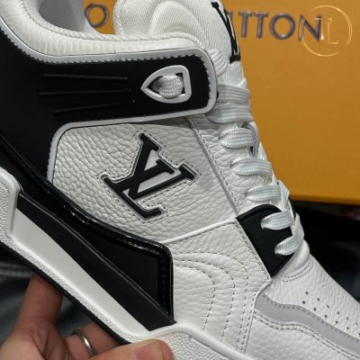 giay lv nam rep 1 1 trainer sneaker trang den (8)