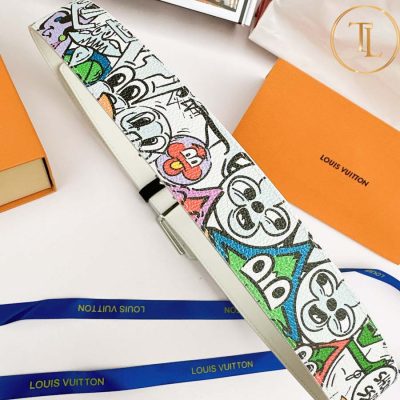 Thắt lưng Louis Vuitton phối màu họa tiết hoạt hình mặt bạc viền xanh hàng hiệu like auth LVD 87 7 nit lv (2)