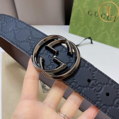 Thắt lưng Gucci 2 mặt màu đen cà phê dập họa tiết hàng hiệu siêu cấp mặt khóa đen GC 202 10 that lung gucci nam (5)
