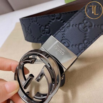 Thắt lưng Gucci 2 mặt màu đen cà phê dập họa tiết hàng hiệu siêu cấp mặt khóa đen GC 202 11 that lung gucci nam (6)
