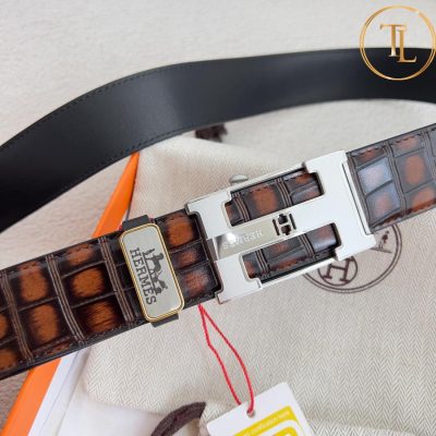 Thắt lưng Hermes nam hàng hiệu like auth màu nâu dập vân cá sấu mặt khóa bạc HM 104 9 that lung hermes (4)