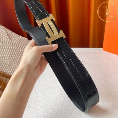 Thắt lưng Hermes màu đen dập vân cá sấu hàng hiệu like auth mặt khóa H vàng HM 168 10 that lung hermes (5)