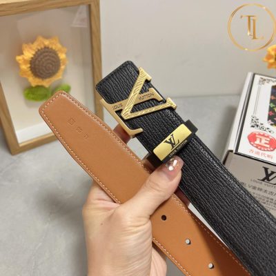 Thắt lưng Louis Vuitton màu đen da sần mặt khóa vàng họa tiết like auth LVD 08 11 that lung lv (7)
