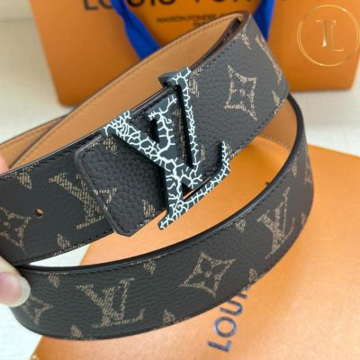 Thắt lưng Louis Vuitton nam màu nâu họa tiết mặt khóa màu đen phối trắng LVD 37 7 that lung lv nam (2)