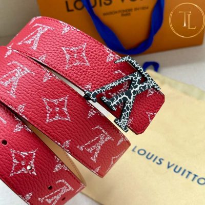 Thắt lưng Louis Vuitton nam màu đỏ họa tiết mặt khóa màu đen phối trắng LVD 33 8 that lung lv nam (6)