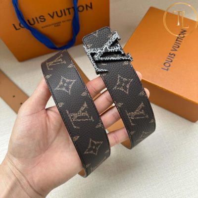 Thắt lưng Louis Vuitton nam màu nâu họa tiết mặt khóa màu đen phối trắng LVD 37 8 that lung lv nam (6)