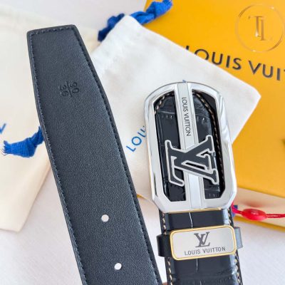 Thắt lưng Louis Vuitton màu đen dập vân cá sấu mặt khóa bạc logo đen hàng hiệu like auth LVD 95 7 that lung nam lv (2)