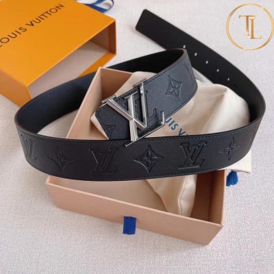 Thắt lưng Louis Vuitton màu đen dập họa tiết mặt khóa bạc hàng hiệu cận chính hãng LVD 57 8 that lung nam lv (3)