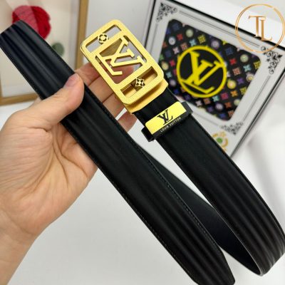 Thắt lưng Louis Vuitton nam màu đen mặt khóa màu vàng hàng hiệu cận chính hãng LVD 49 9 that lung nam lv (4)