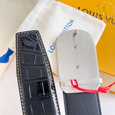 Thắt lưng Louis Vuitton màu đen dập vân cá sấu mặt khóa bạc logo đen hàng hiệu like auth LVD 95 10 that lung nam lv (5)