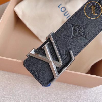 Thắt lưng Louis Vuitton màu đen dập họa tiết mặt khóa bạc hàng hiệu cận chính hãng LVD 57 10 that lung nam lv (5)