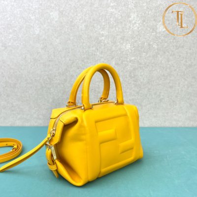 Túi xách đeo chéo Fendi nữ mini màu vàng hàng hiệu like auth FD22 7 tui fendi (2)