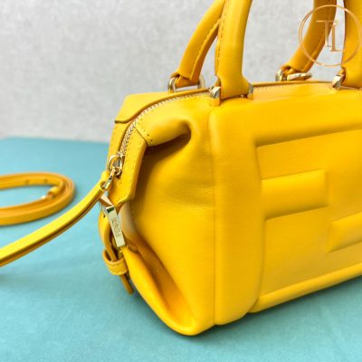 Túi xách đeo chéo Fendi nữ mini màu vàng hàng hiệu like auth FD22 9 tui fendi (4)
