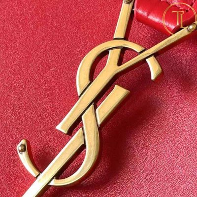Túi xách kẹp nách nữ YSL hàng hiệu like auth màu đỏ da trơn logo vàng YSL 036 9 tui prada (5)