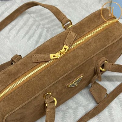 Túi xách nữ Prada màu nâu da lộn logo vàng hàng hiệu cận chính hãng PR002 10 tui prada (6)