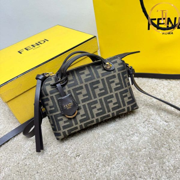 tui xach fendi (1)