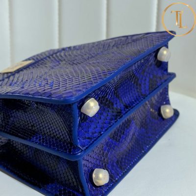 Túi xách Fendi họa tiết da rắn màu xanh dương phối đen hàng hiệu like auth FD16 7 tui xach fendi (2)