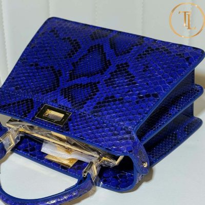 Túi xách Fendi họa tiết da rắn màu xanh dương phối đen hàng hiệu like auth FD16 10 tui xach fendi (6)