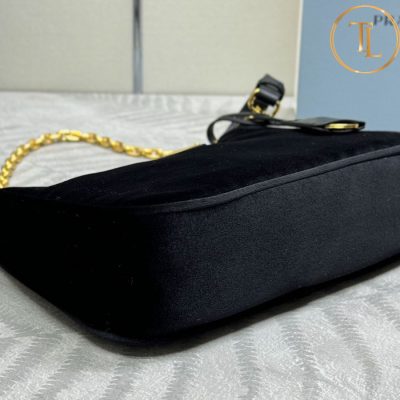 Túi xách kẹp nách Prada nữ màu đen vải nhung hàng hiệu like auth PR022 10 tui xach prada (6)